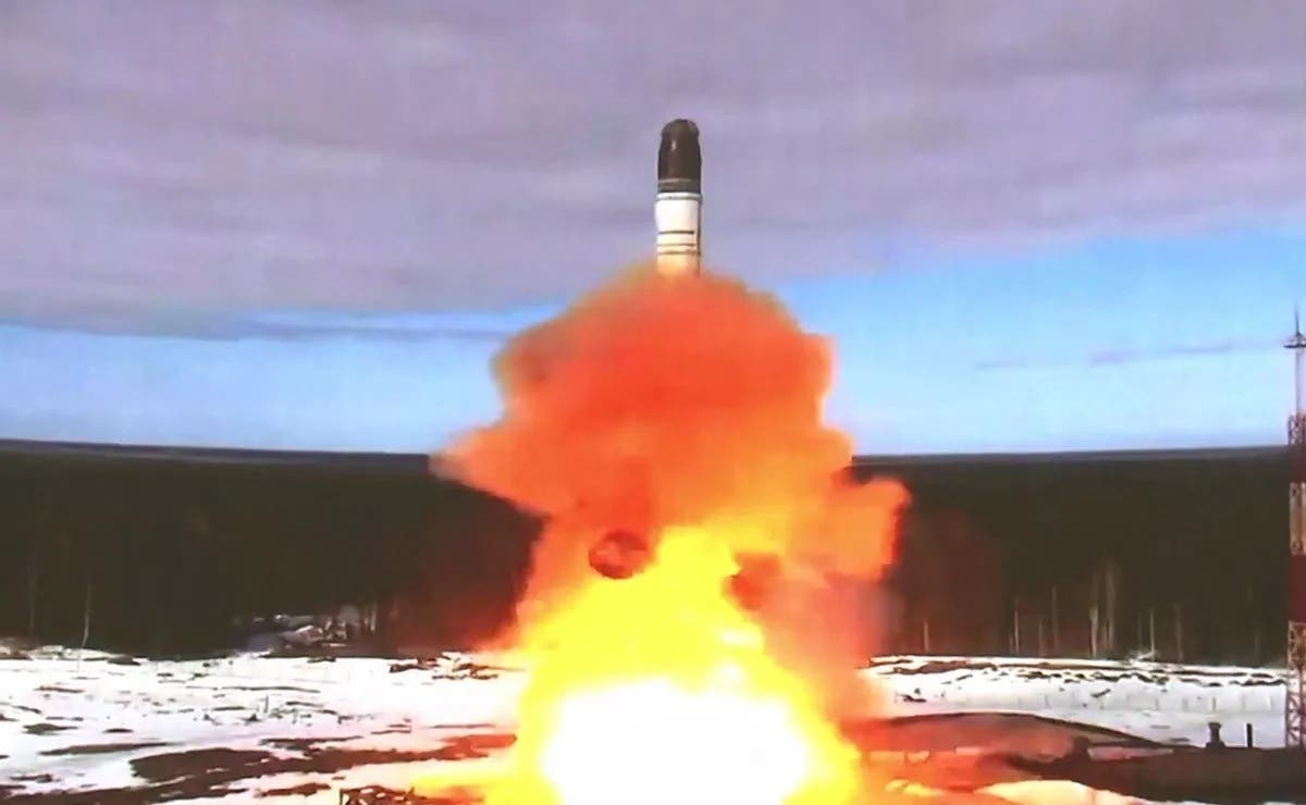 Rusia ensaya lanzamiento de misil intercontinental Sarmat