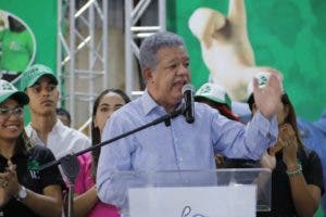 Leonel Fernández: El gobierno no sabe resolver los problemas del país y se justifica en la crisis