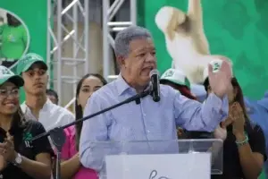 Leonel Fernández: El gobierno no sabe resolver los problemas del país y se justifica en la crisis