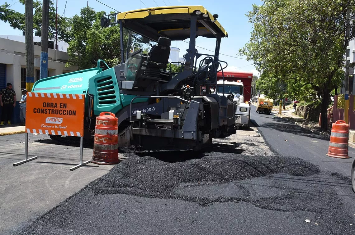 Gobierno inicia plan de asfaltado en Invivienda