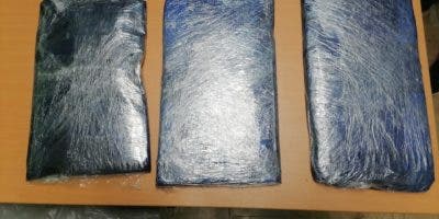 Detienen extranjera con tres paquetes de cocaína en Aeropuerto de Punta Cana