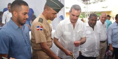 Inauguran escuela vocacional en SDO