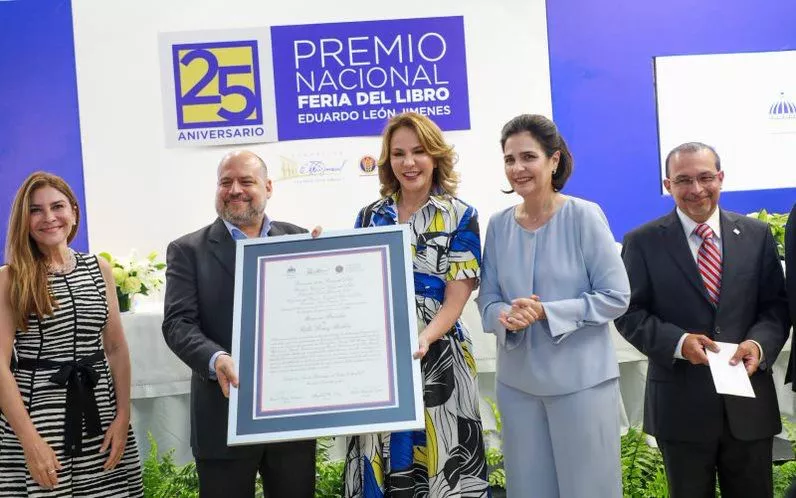 Pablo Gómez Borbón gana Premio Nacional Feria del Libro Eduardo León Jimenes 2022