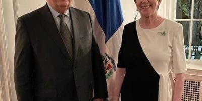 Embajadora Sonia Guzmán se reúne con Gobernador del Banco Central