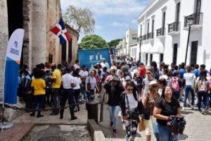 Talleristas reciben reconocimiento en la Feria Internacional del Libro 2022