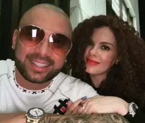 Wisin presenta hijo a su fanaticada