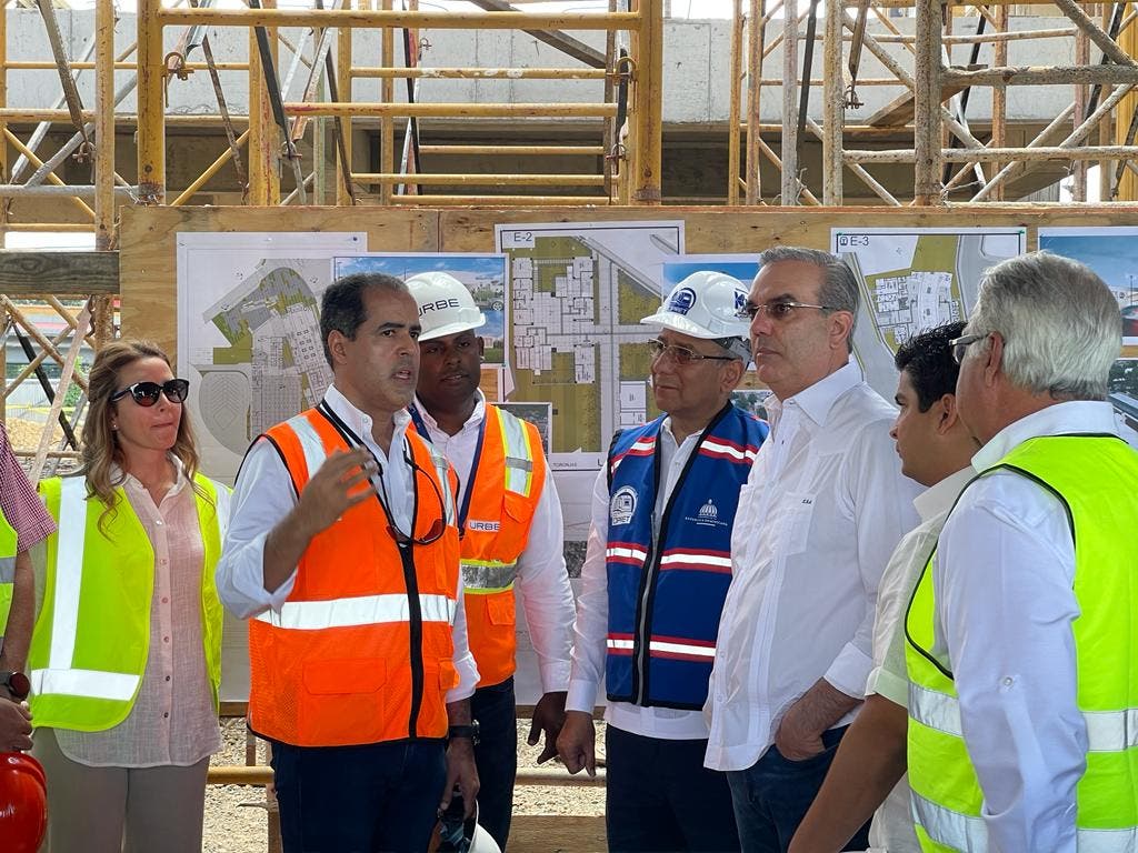 Presidente Abinader supervisa construcción de Metro y Teleférico de Los Alcarrizos