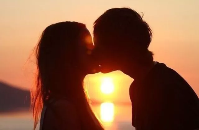 13 de abril: Día Internacional del Beso