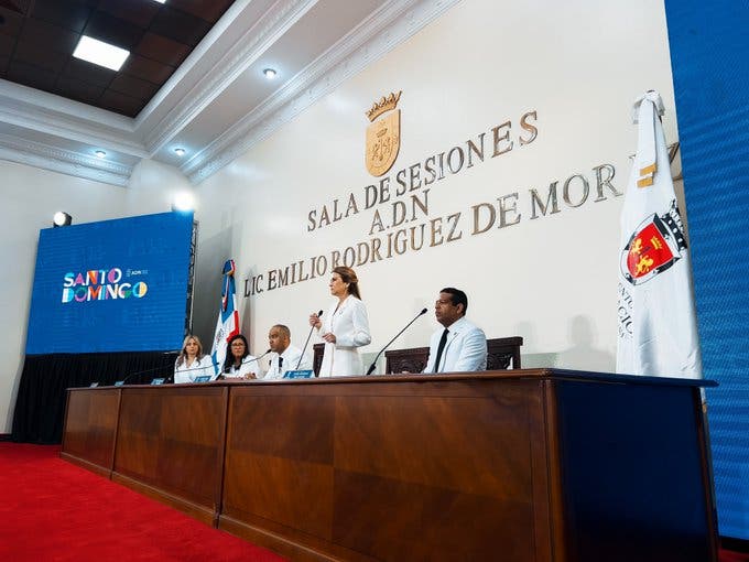 Alcaldesa Carolina Mejía: «regeneración urbana de Santo Domingo avanza»