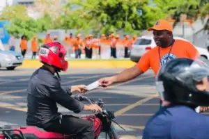 Defensa Civil realiza bandereos preventivos en autopistas