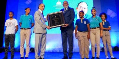 Ministerio de Educación reconoce a Huchi Lora