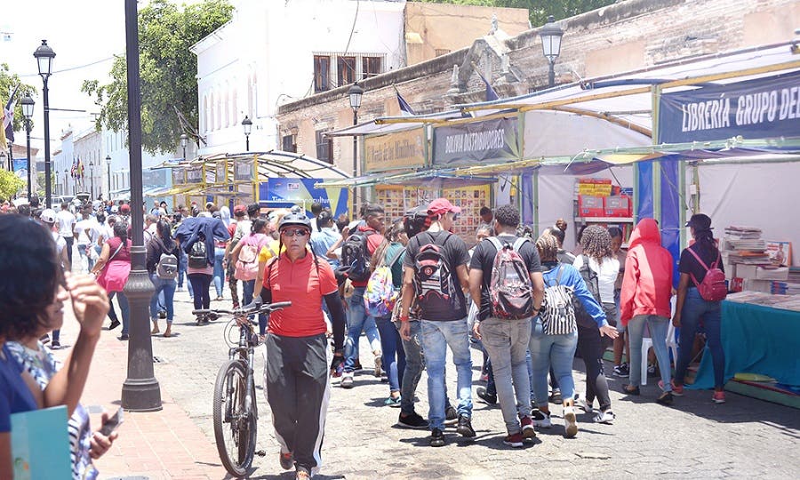 Tras cierre de dos años por pandemia, RD celebra Feria del Libro en Zona Colonial