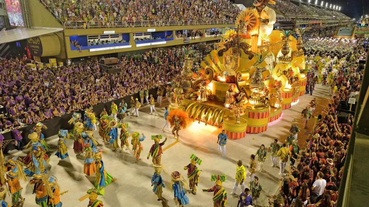 Carnaval de Río de Janeiro regresa este viernes tras pandemia