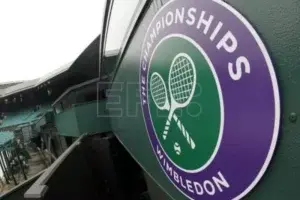 Wimbledon prohíbe competir a los tenistas rusos