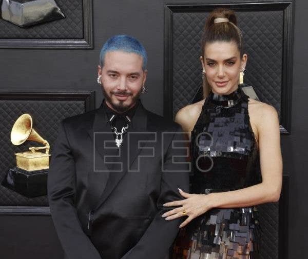 J Balvin y María Becerra ponen acento latino al arranque de los Grammy