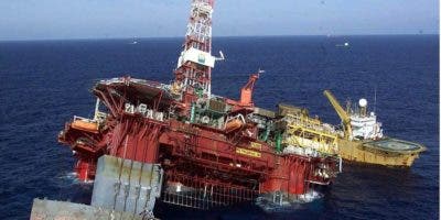 El petróleo de Texas sube un 1 % y cierra en 68,35 dólares