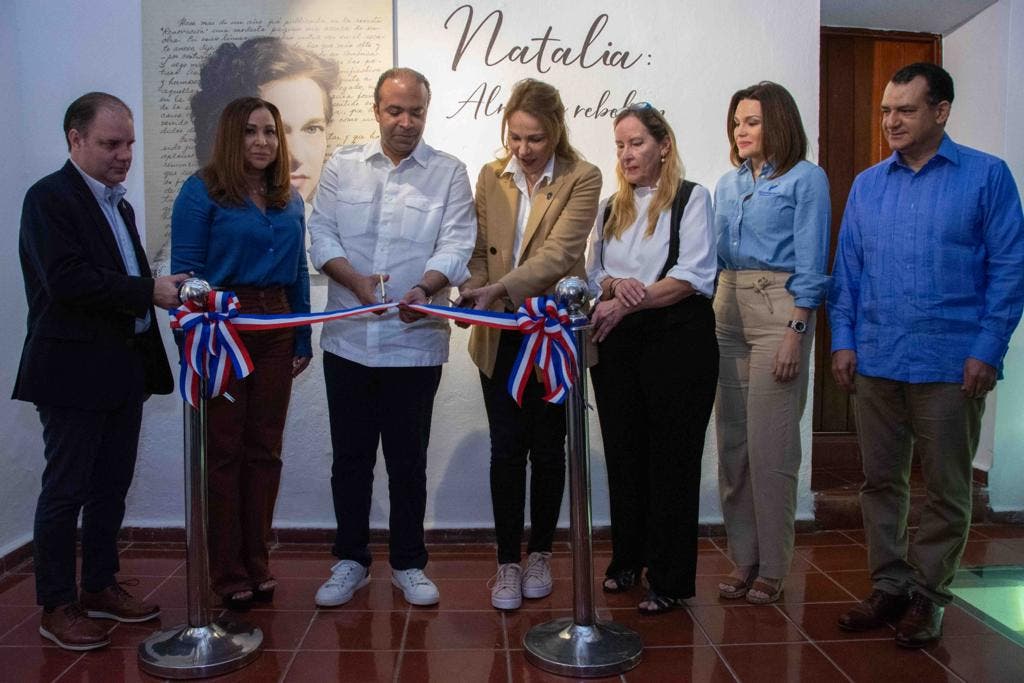 Inauguran pabellón de la escritora Carmen Natalia en el Centro Cultural Banreservas