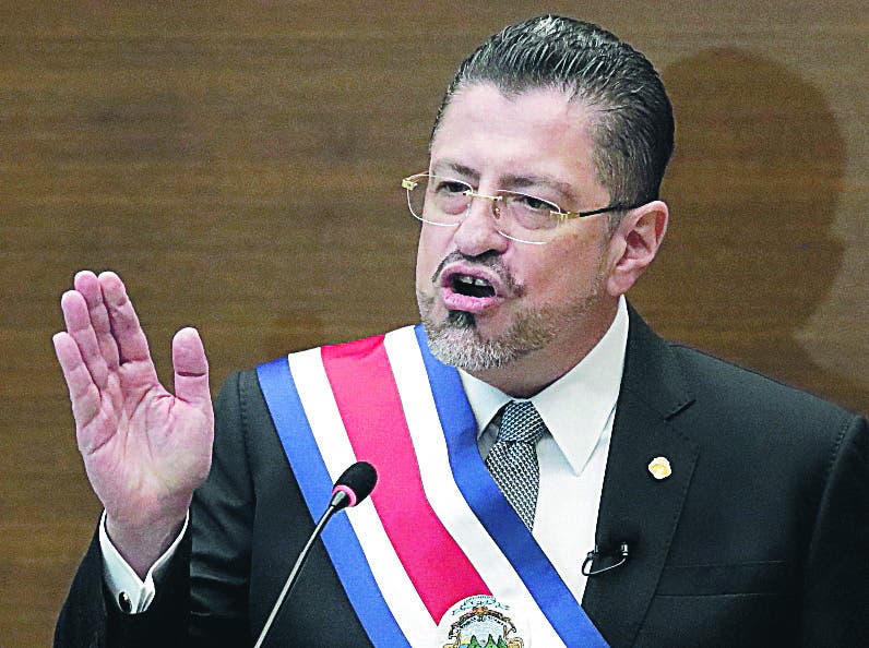 Rodrigo Chaves asume y hará cambios en Costa Rica