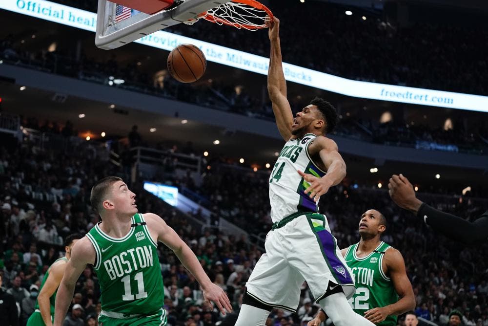 Bucks superan a Celtics 103-101 tras frenético segundo final