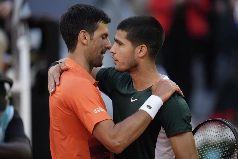 Alcaraz vence a Djokovic y se mete en la final del Abierto de Madrid