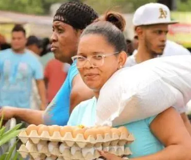 Inespre con feria por Día de  Madres