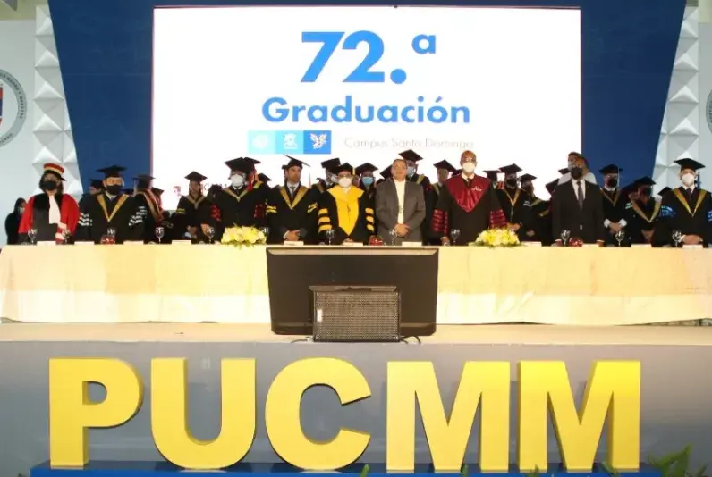 Son más 93 mil los egresados de la PUCMM