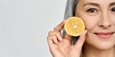 Qué tan efectivos son realmente contra el envejecimiento la Vitamina C, el ácido hialurónico y el  retinol