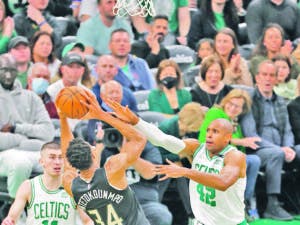 Antetokounmpo impone su calidad ante Celtics