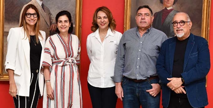 El Centro León recibe  a la  ministra de Cultura