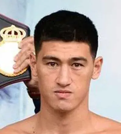 Bivol reta a Canelo  pelear en 168 libras