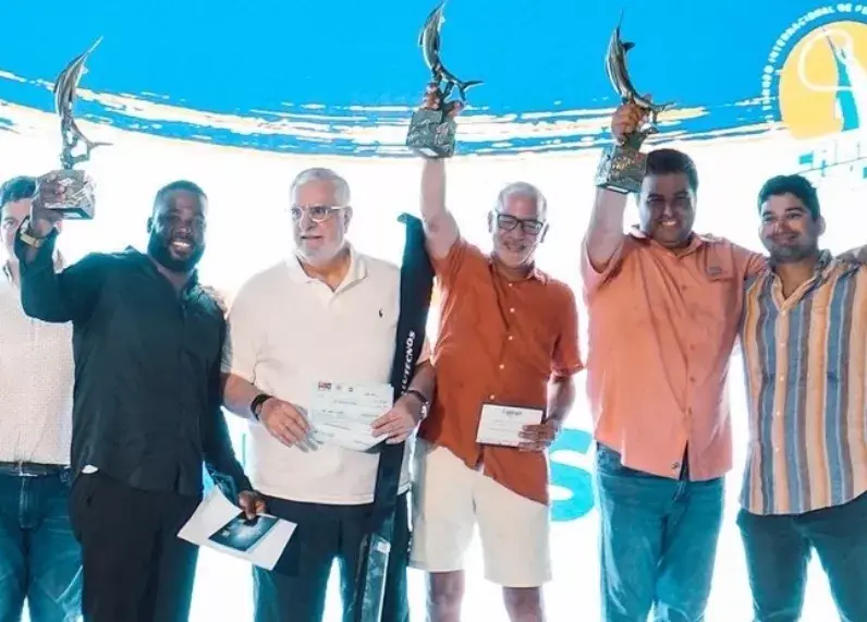 Los  Modelos gana el torneo de pesca al Marlin Blanco