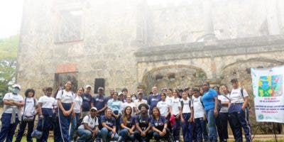 Grupo de jóvenes realizan “BioBlitz” para explorar la biodiversidad