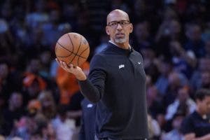 Monty Williams gana el premio Entrenador del Año de la NBA