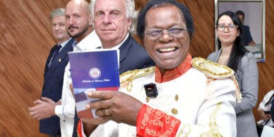 Merenguero Félix Cumbé obtiene la ciudadanía dominicana