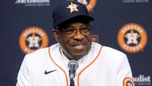 Dusty Baker ingresa al club de las dos mil victorias