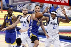 Warriors esperan resolver la serie ante Mavs en casa