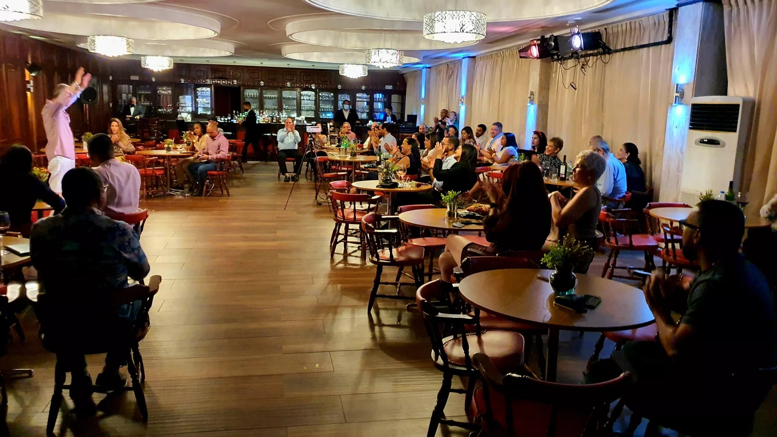 El público disfrutando la obra.