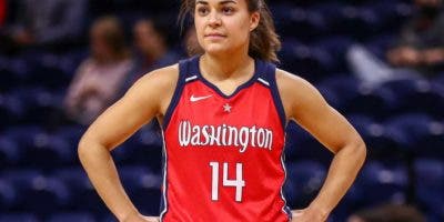 Katie Benzan debuta en la WNBA y hace historia para RD