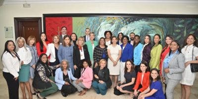 Ministerio de la Mujer y Grupo de Alto Nivel OEA visitan Congreso Nacional