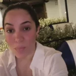 Karen Yapoort se llevó todas las flores que quedaron  de la boda de Francisca Lachapel