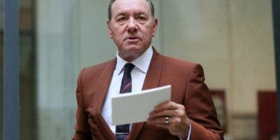 Spacey afirma que no es “un acosador sexual” ni tiene una “varita mágica»