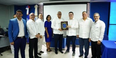 La Asociación Dominicana de Agentes de Aduanas reconoce al director de la DGA