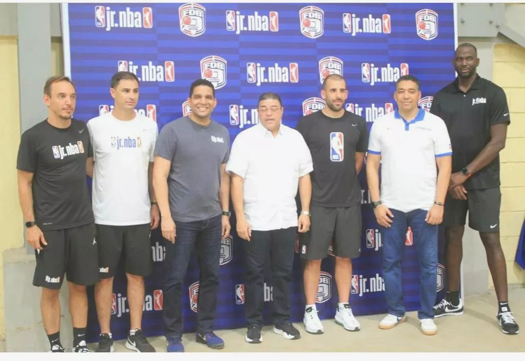 Ministro Francisco Camacho ve futuro en jóvenes RD en campamento hizo Jr. NBA