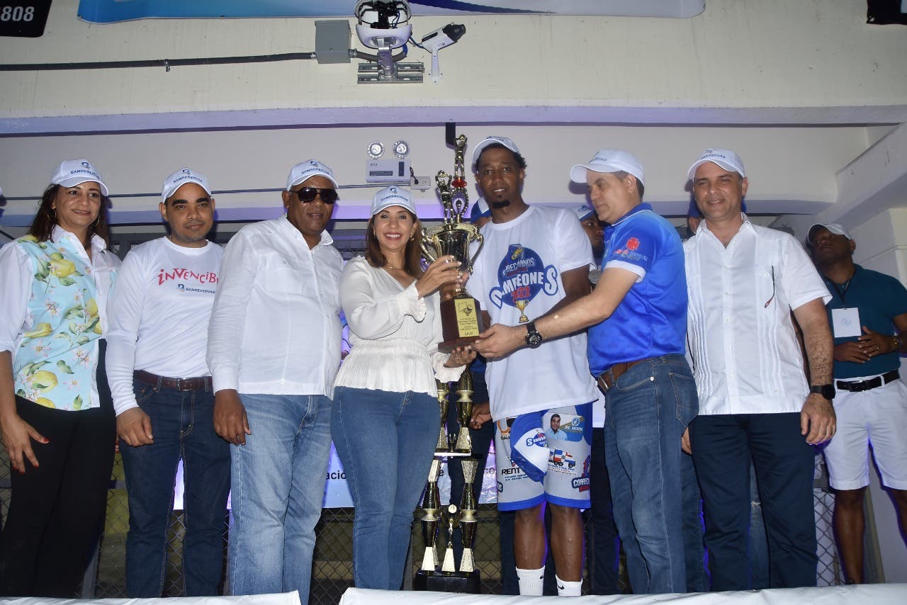 Correcaminos conquista título de campeón basket Puerto Plata, Kelvin Peña MVP