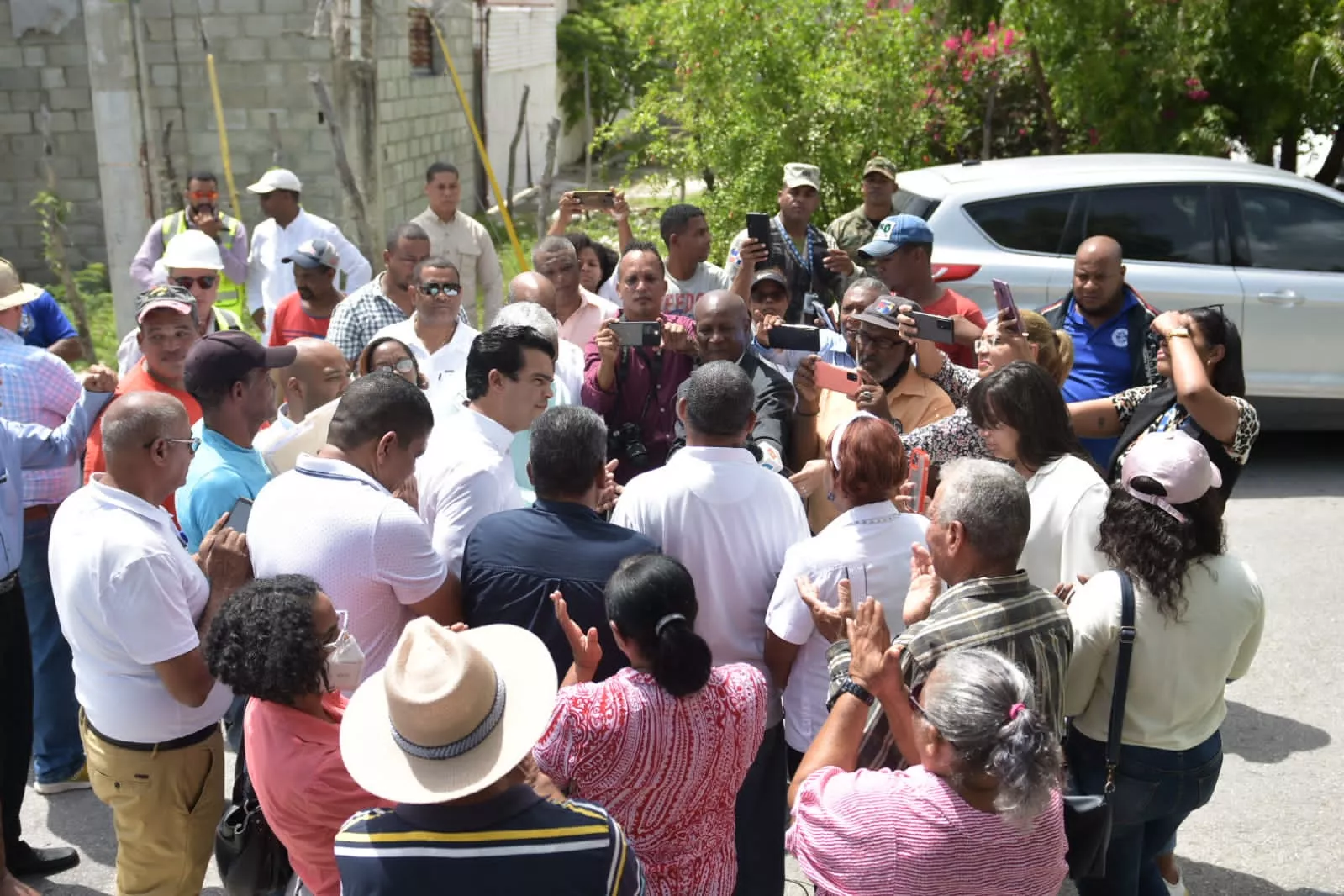 Inician trabajos  para suministro de agua potable en  Barahona