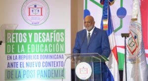 Roberto Fulcar desnuda el fracasado modelo educativo;  cita nuevos retos