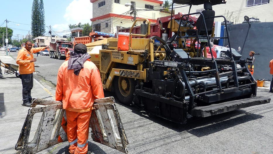 Programa de asfaltado del Gran Santo Domingo supera los 6 mil millones de pesos
