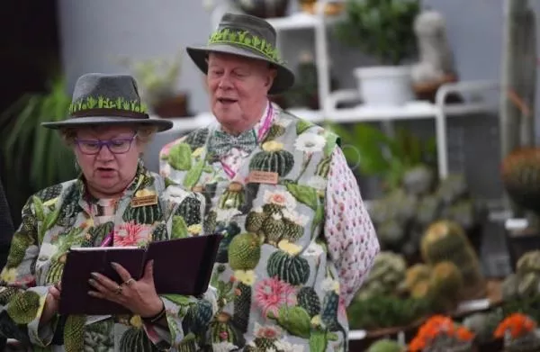 Isabel II y la “guerrilla” verde, juntos en la feria de jardines más famosa