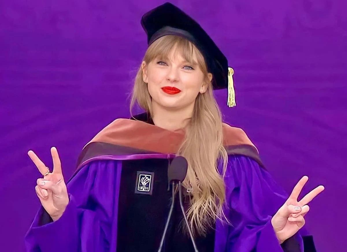 La cantante Taylor Swift recibe un doctorado honoris causa en Nueva York