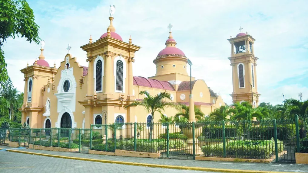 Iglesia Nuestra Señora de la Consolación y los murales de Vela Zanetti